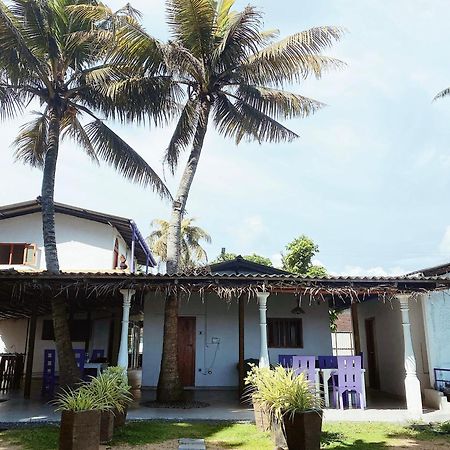Together Beach House Midigama East Ngoại thất bức ảnh