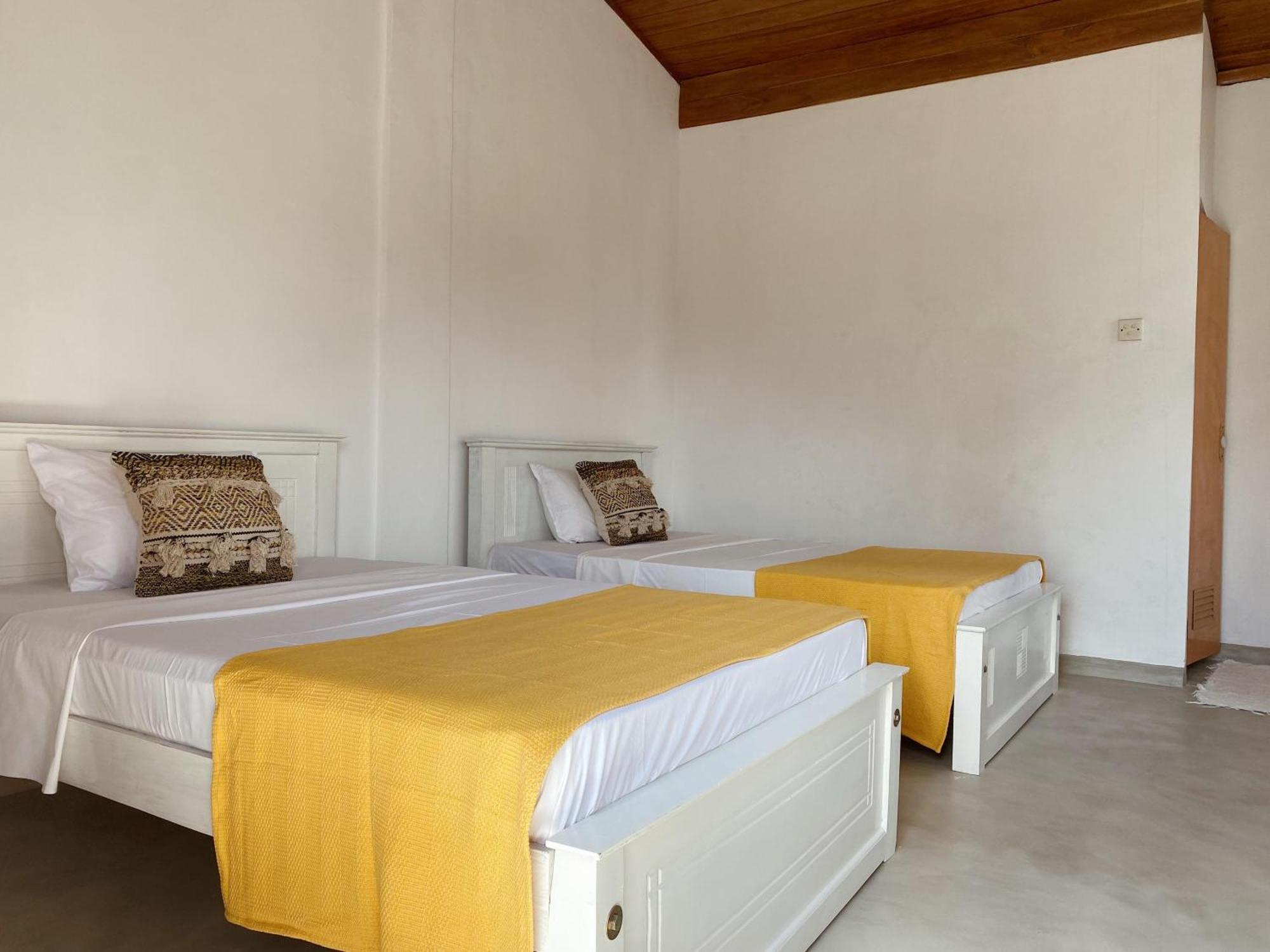 Together Beach House Midigama East Ngoại thất bức ảnh