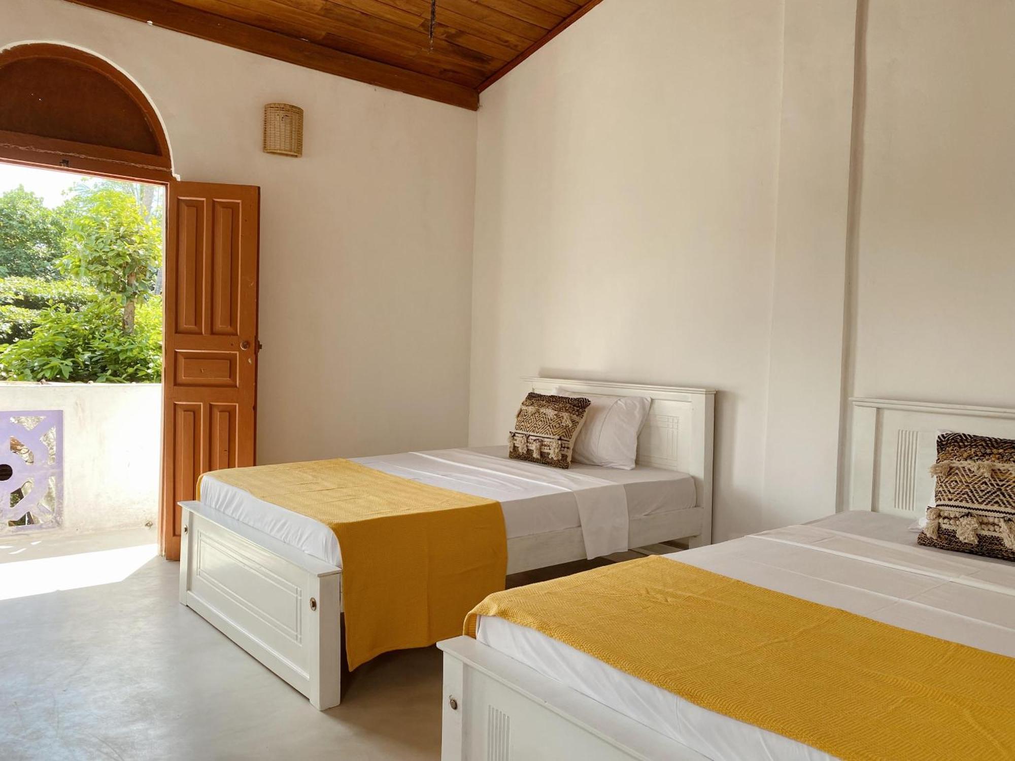 Together Beach House Midigama East Ngoại thất bức ảnh